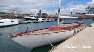 Spirit 52  Loading this Classic Yacht on to a Ship for Transport [upl. by Roosnam78]