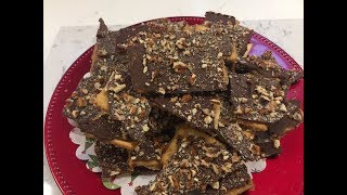 Christmas Crack Recipe Saltine Cracker Toffee 😋😋 [upl. by Chong]