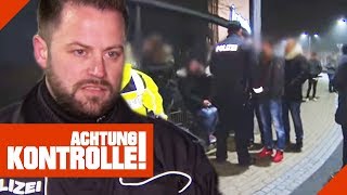 Kein Respekt vor Polizei Aggressiver Mann geht Polizei an 12  Achtung Kontrolle  Kabel Eins [upl. by Oirromed]