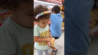 Belinha quer comprar chocolate 😨 shortsfeed viralshort fyp viral [upl. by Cummings]