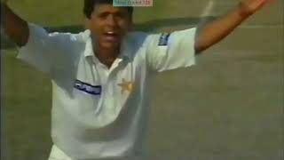 Saqlan Mushtaq BEST bowling Spell  Pick 3 wickets  Against Australia 1998 [upl. by Hillari]