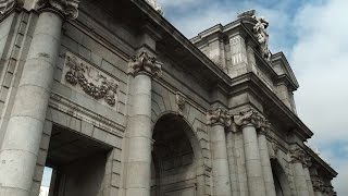 La puerta de Alcalá la más famosa de Madrid [upl. by Ettenuj]