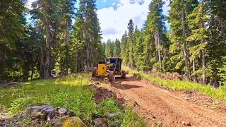 How to Widen Narrow Roads with JohnDeere 670gp Grader motorgrader johndeere [upl. by Ellerahs350]