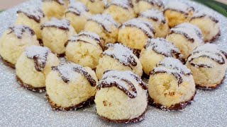 BISCOTTI AL COCCO DELIZIOSI ricetta facile e veloce  Dolcetti al cocco  Coconut macaroons recipe [upl. by Ailed962]