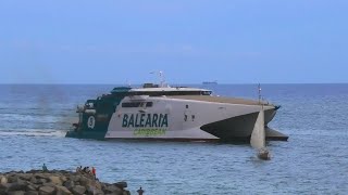 20000hp 40mph Balearia quotJAUME IIquot Fast Ferry coming back from The Bahamas to Port Everglades [upl. by Cyrano]