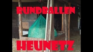 Pferde im Offenstall  Heunetz für Rundballen  Pferde Hoschi [upl. by Iney247]