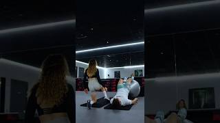 Des étirements douteux quand même … gomuscu muscu sports musculation gym gymhumour gymgirl [upl. by Ytram860]