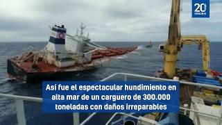 El espectacular hundimiento en alta mar de un carguero de 300000 toneladas [upl. by Halima]