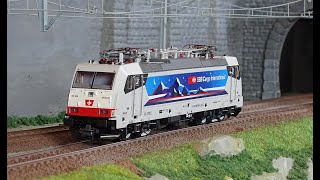 Roco 7500035  7510035 Locomotive électrique 186 9094 quotNightpiercerquot CFF  RAlpin [upl. by Ajna]