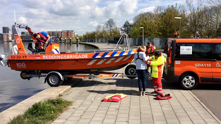 Hoe laat de Goudse reddingsbrigade zijn boot te water Gouda [upl. by Houghton]