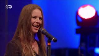 Rebekka Bakken  Der Schnee draußen schmilzt  Live 2017 [upl. by Schlesinger464]