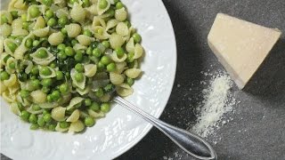 Pasta e Piselli  Rossellas Cooking with Nonna [upl. by Aletsirc]