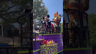 Mickey and Friends Halloween Cavalcade disneyland disney [upl. by Lorine]