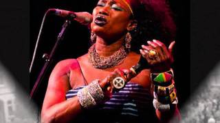 Oumou Sangare  Diya Gneba [upl. by Michelina]