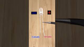 Cómo identificar el Positivo y Negativo de un diodo LED [upl. by Dunston]