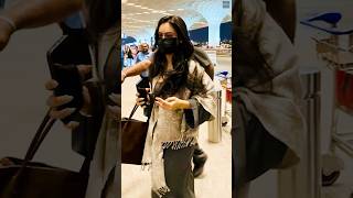 DRUNK Nysa Devgan Hides Face At Mumbai Airport [upl. by Aerdnahc]