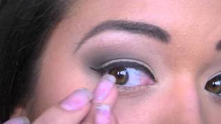 Eyelinerstrich ziehen  Wie ich es immer mache Tutorial [upl. by Tamsky]