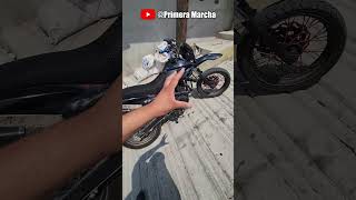 Comenta La Forma Correcta de Estacionar una Moto [upl. by Fawn]