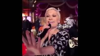 Jessie J Singing No NNNNO [upl. by Gonnella291]