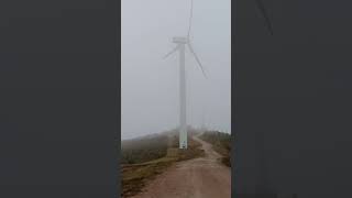 Viento frío y humedad en el parque eólico del Alto de Pedras apañadas trekking hamradio sota [upl. by Fayette270]