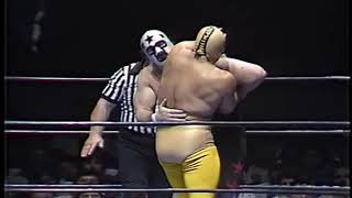 Mil Mascaras vs Masked Superstar 19830527 [upl. by Eisac]