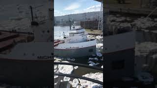 The Michipicoten leaving the Duluth Superior Harbor  Nice salute as viewed from The South Pier Lite [upl. by Helbonna]