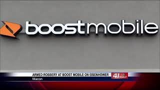 Man flashes handgun robs west Macon Boost Mobile store [upl. by Yanrahc340]