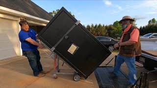 Moving a 1000 pound safe 💪🏻 [upl. by Frida30]