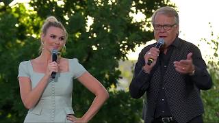 Lasse Berghagen amp Sanna Nielsen  Tacka Vet Jag Logdans Live quotAllsång På Skansenquot 2018 [upl. by Harhay]