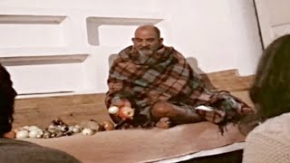 Neem Karoli Baba ❤️ Chanting RAMs Name 1 hour [upl. by Nelleh]