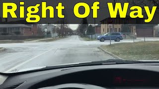 Who Has The Right Of Way At A 4 Way Stop [upl. by Biondo]