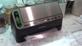 FoodSaver V4440 Vacuum Sealer Review [upl. by Krispin]