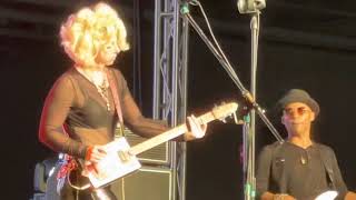 Samantha Fish Rocking The Dallas Guitar Show With Her Cigar Box Guitar [upl. by Lizette]