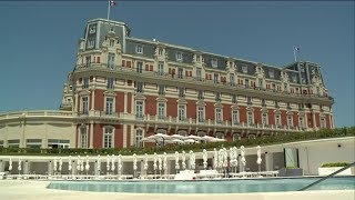 Biarritz  visitez en avantpremière lHôtel du Palais rénové [upl. by Ingraham]