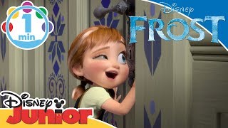 Frost  Musikk Skal vi lage snømann 🎶 Disney Junior Norge [upl. by Ardnassac543]