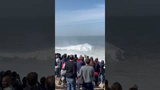 Assim é um dia de ondas gigantes na Nazaré 😱 nazaré [upl. by Khoury]