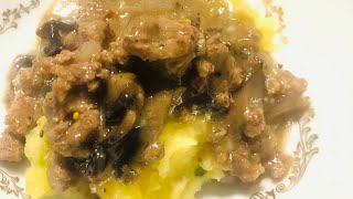 How to make mashed potatoes and beef gravy recipe  Easy brown gravy over potato recipe [upl. by Chamberlain]