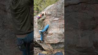 Rescue  V1 📍 Calabogie Bouldering [upl. by Felix]