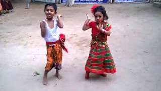 অসাধারন নাচ  Bangladesher Meye Re Tui  Romeo Vs Juliet Movie Song  Bangla Song [upl. by Mcmillan]