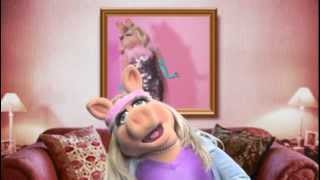 Muppets  Miss Piggy Mois Workout [upl. by Htide]