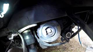 Vw t5 transporter 25 tdi alternator removal [upl. by Edris]