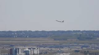 Planes At YYC Spotting From Really Far Away Great Zoom Nikon P950 [upl. by Eijneb]