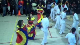 baile cumbia colombiana [upl. by Lovash431]