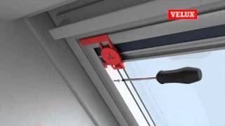 VELUX Einbauvideo VerdunkelungsRollo [upl. by Gnik]