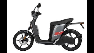 Askol ES2 Evo 22kw 28mph Electric Moped Static Review  GreenMopedscom [upl. by Oirad]