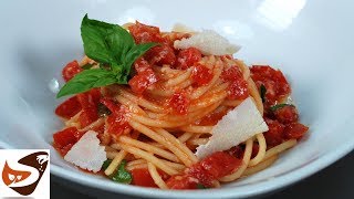 Spaghetti alla crudaiola o carrettiera – Ricetta estiva gustosissima facile e veloce [upl. by Rudwik]