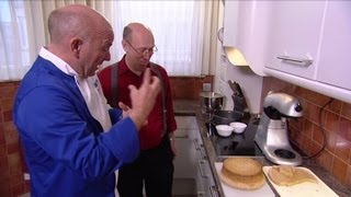 Glutenvrije biscuit  SOS Piet  VTM Koken [upl. by Navlys]