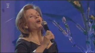 Renée Fleming  Ave Maria 🔴 LIVE  Praha 2009 [upl. by Adnyc]