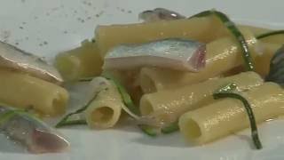 Ricette di pasta Zitoni Tagliati con sgombro marinato zucchine zenzero e cipolla rossa [upl. by Tewell]