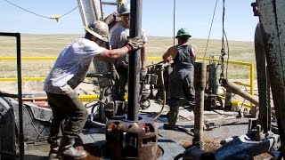 Roughnecks at Work in HD  Drilling Rig Pipe Connection [upl. by Eirol352]